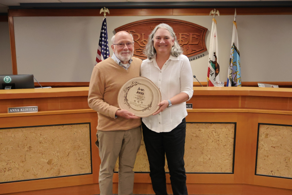 Mayor Jan Zabriskie awarding Joan Jones with a 2025 Gratitude Award